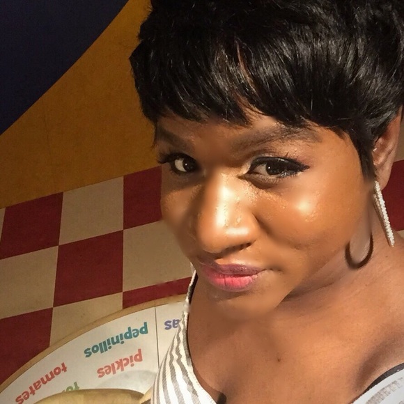 Meet your Posher, Sharmese - Picture 1 of 1